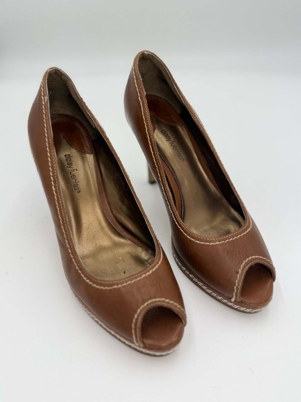Daisy Fuentes Brown Leather Peep Toe Pumps Heels Career Office Chic 8.5
